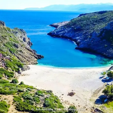 παραθαλασσιο σπιτι στην εξοχη