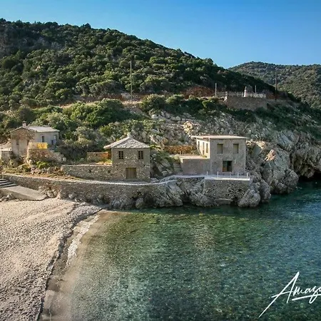 παραθαλασσιο σπιτι στην εξοχη Feriehus Tsakei