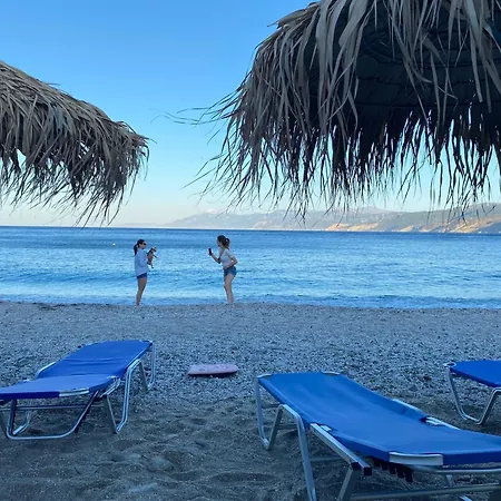 παραθαλασσιο σπιτι στην εξοχη Tsakei