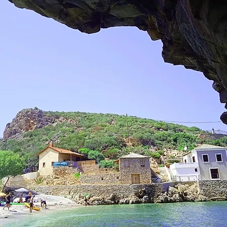 παραθαλασσιο σπιτι στην εξοχη Feriehus