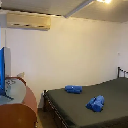 Holiday home σπίτι σε λόφο με θέα τη θάλασσα *