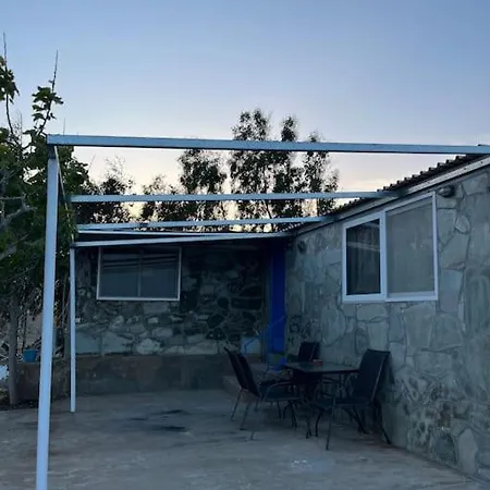 Holiday home σπίτι σε λόφο με θέα τη θάλασσα *
