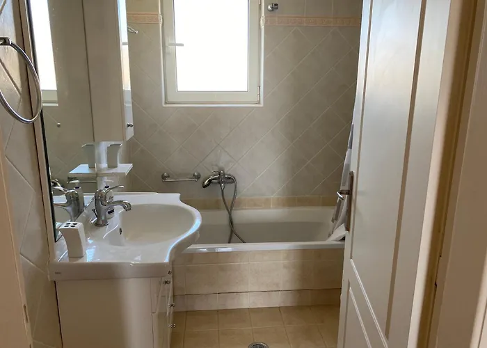 بيت للعطل παραθαλασσιο σπιτι στην εξοχη *